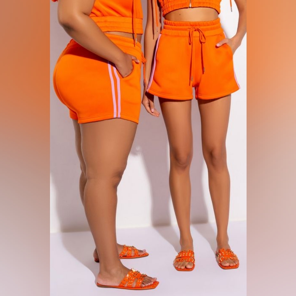COPY - NWT AKIRA A Day In The Life Scuba Shorts,Orange w/Light Purple Stripe,XL